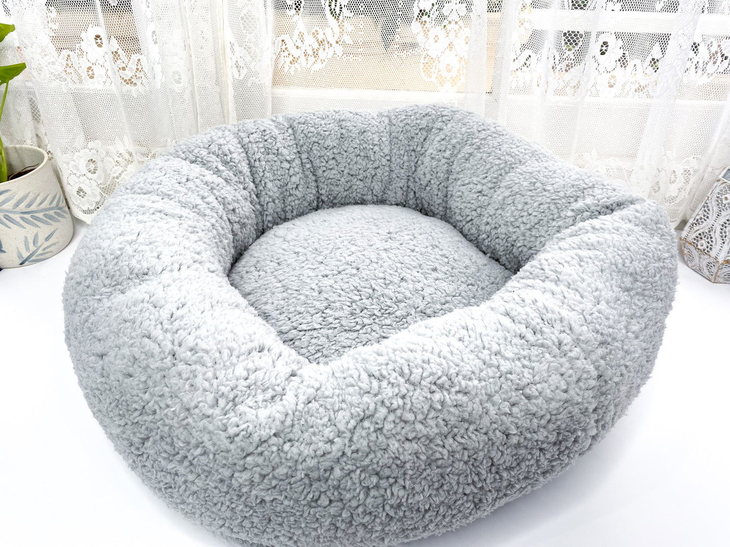 Round Cozy Grey Dog Bed